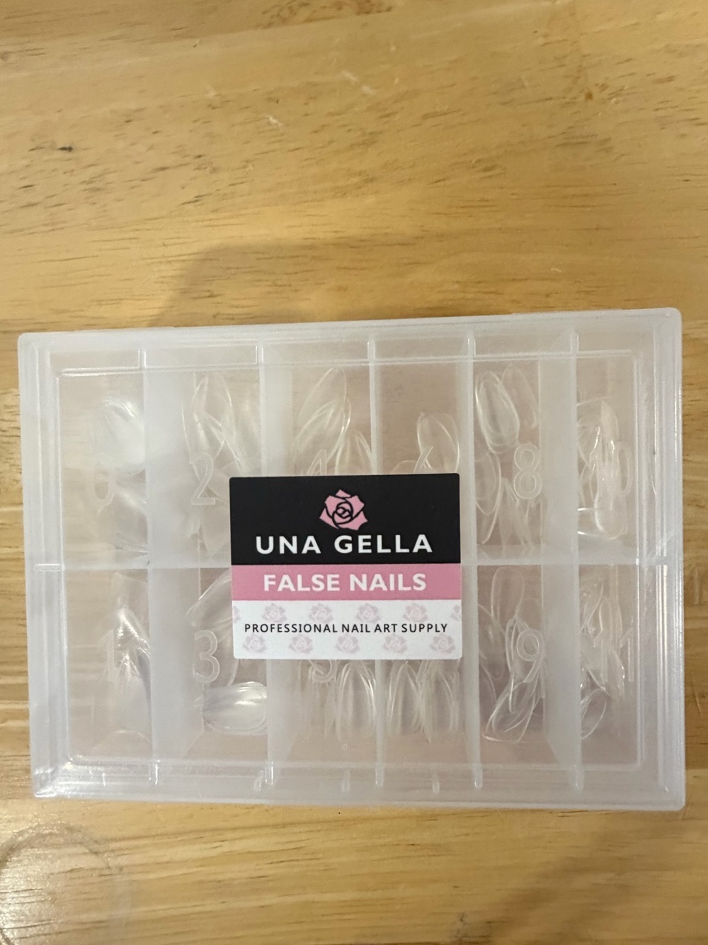Una Gella Almond Shape Nail